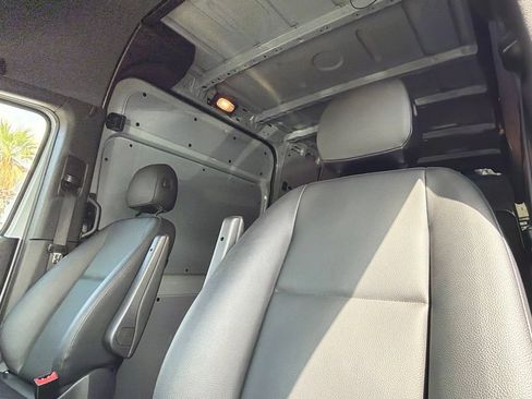 Used 2025 Mercedes-Benz Sprinter 2500 image 25