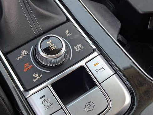 Used 2024 Kia Telluride LX image 26