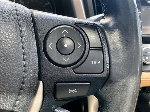 Certified 2018 Toyota RAV4 XLE FWD image 15