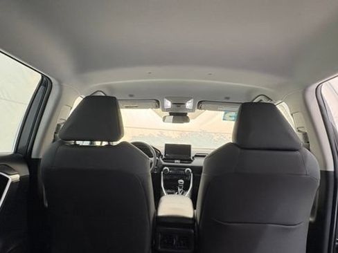 Used 2025 Toyota RAV4 XLE FWD image 30