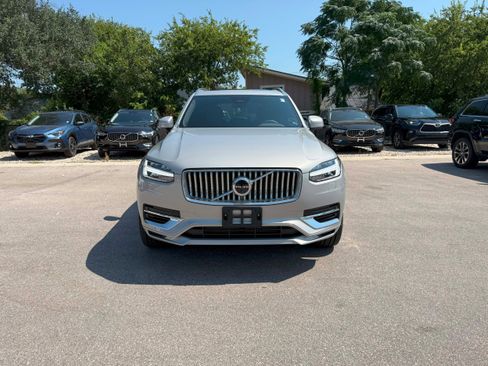 Certified 2025 Volvo XC90 T8 Plus w/ Protection Package Premier image 8
