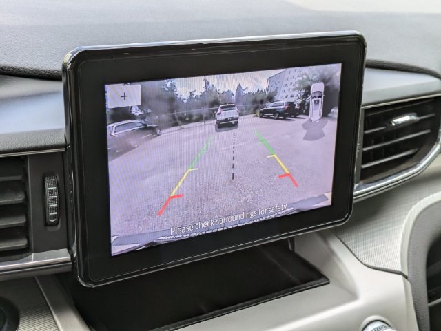 Used 2023 Ford Explorer XLT w/ Equipment Group 202A AWD/4WD image 26