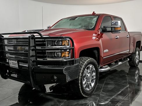 Used 2018 Chevrolet Silverado 2500 High Country w/ Duramax Plus Package AWD/4WD image 5