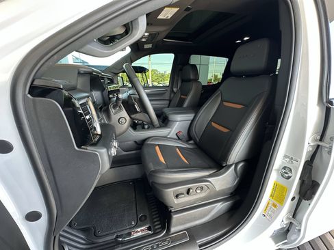 Used 2024 GMC Sierra 1500 AT4 w/ Technology Package AWD/4WD image 20