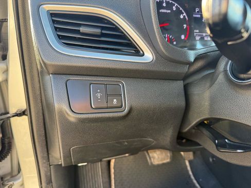 Used 2019 Hyundai Accent SE FWD image 25