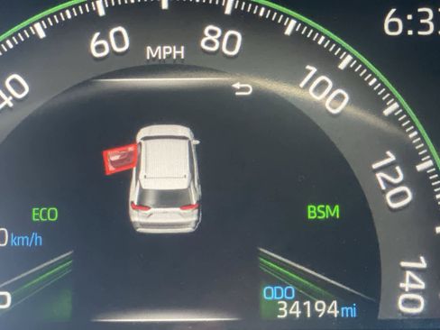Used 2025 Toyota RAV4 XLE AWD/4WD image 43