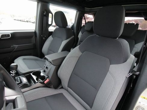 New 2025 Ford Bronco 4-Door image 5