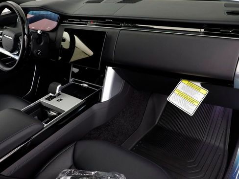 New 2025 Land Rover Range Rover Long Wheelbase Autobiography image 24