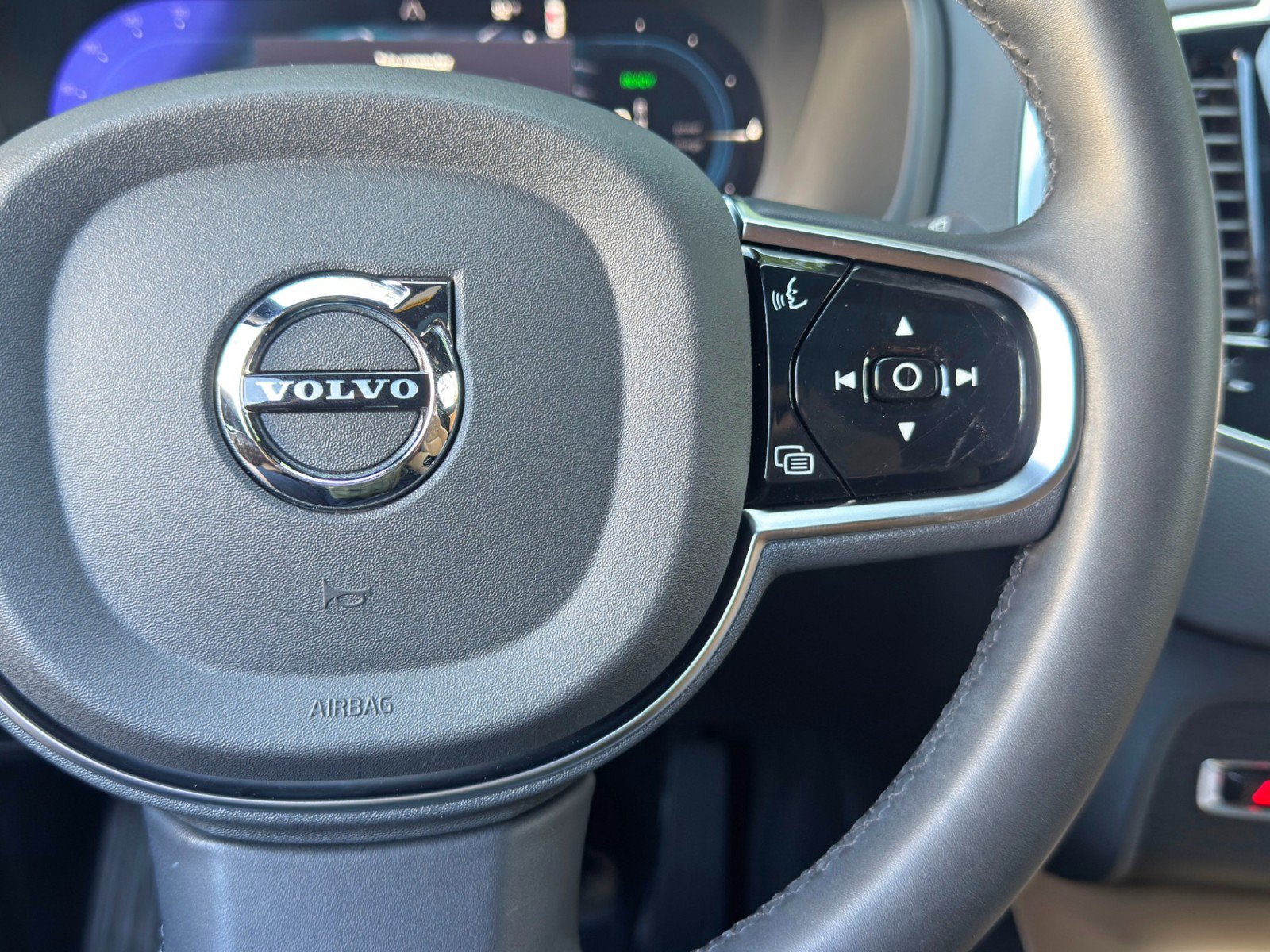 Used 2024 Volvo XC90 T8 Ultimate w/ Lounge Package AWD/4WD image 24
