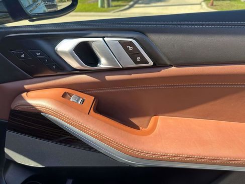 Used 2024 BMW X7 M60i w/ Executive Package image 17