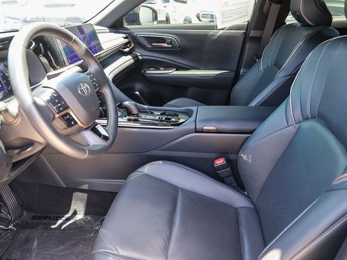 Certified 2025 Toyota Crown AWD/4WD image 17