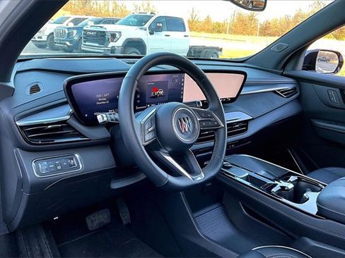 Used 2025 Buick Enclave Sport Touring image 17