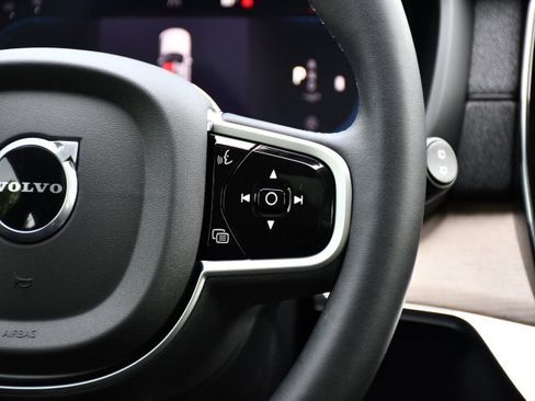 New 2025 Volvo XC90 B6 Plus image 23