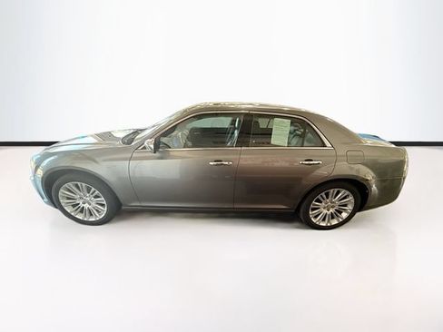 Used 2011 Chrysler 300 Limited RWD image 8