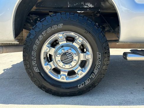 Used 2015 Ford F250 XLT w/ XLT Premium Package AWD/4WD image 5