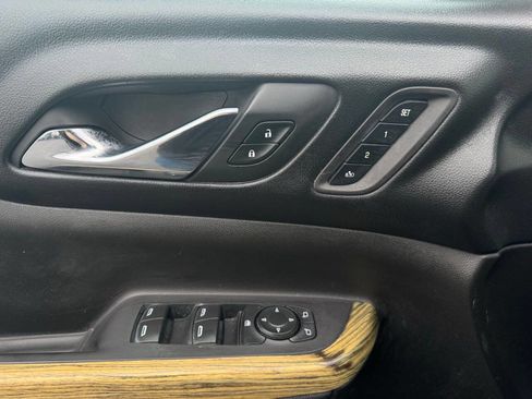 Used 2018 GMC Acadia Denali image 15