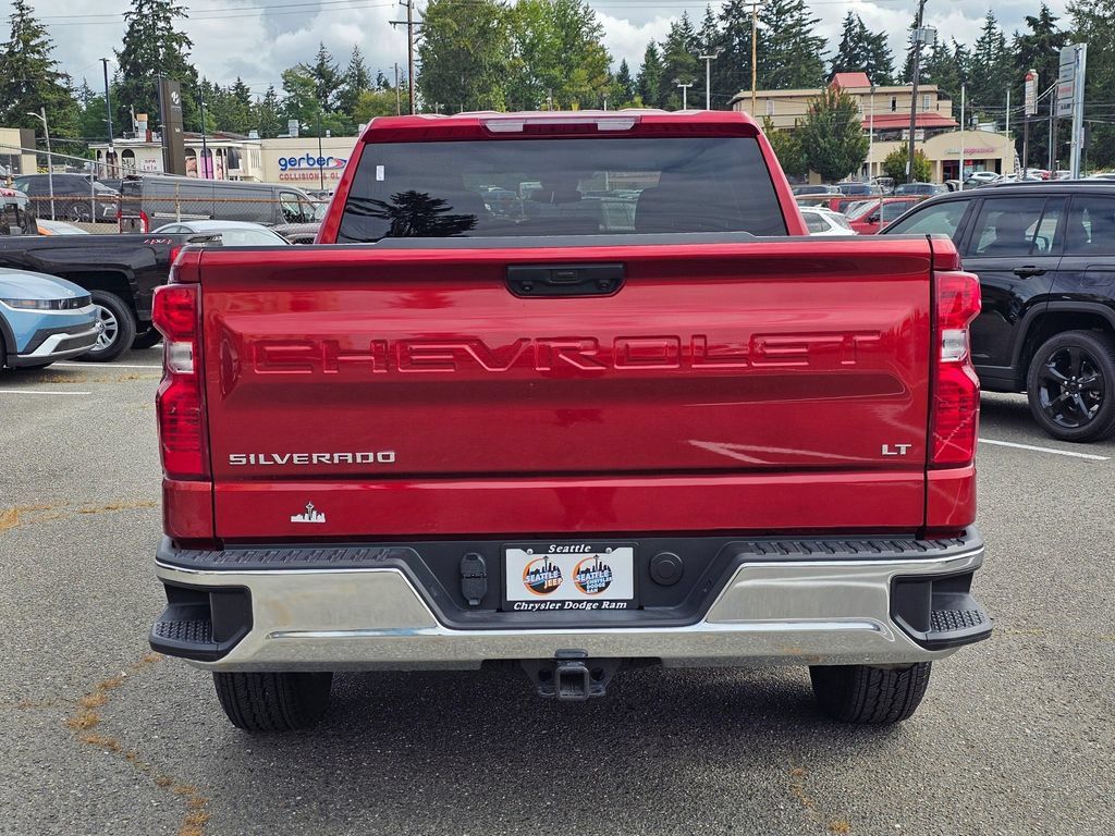 Used 2024 Chevrolet Silverado 1500 LT AWD/4WD image 5