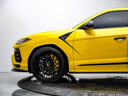 Used 2021 Lamborghini Urus image 8