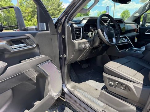 New 2026 GMC Sierra 2500 Denali w/ Denali Reserve Package AWD/4WD image 17