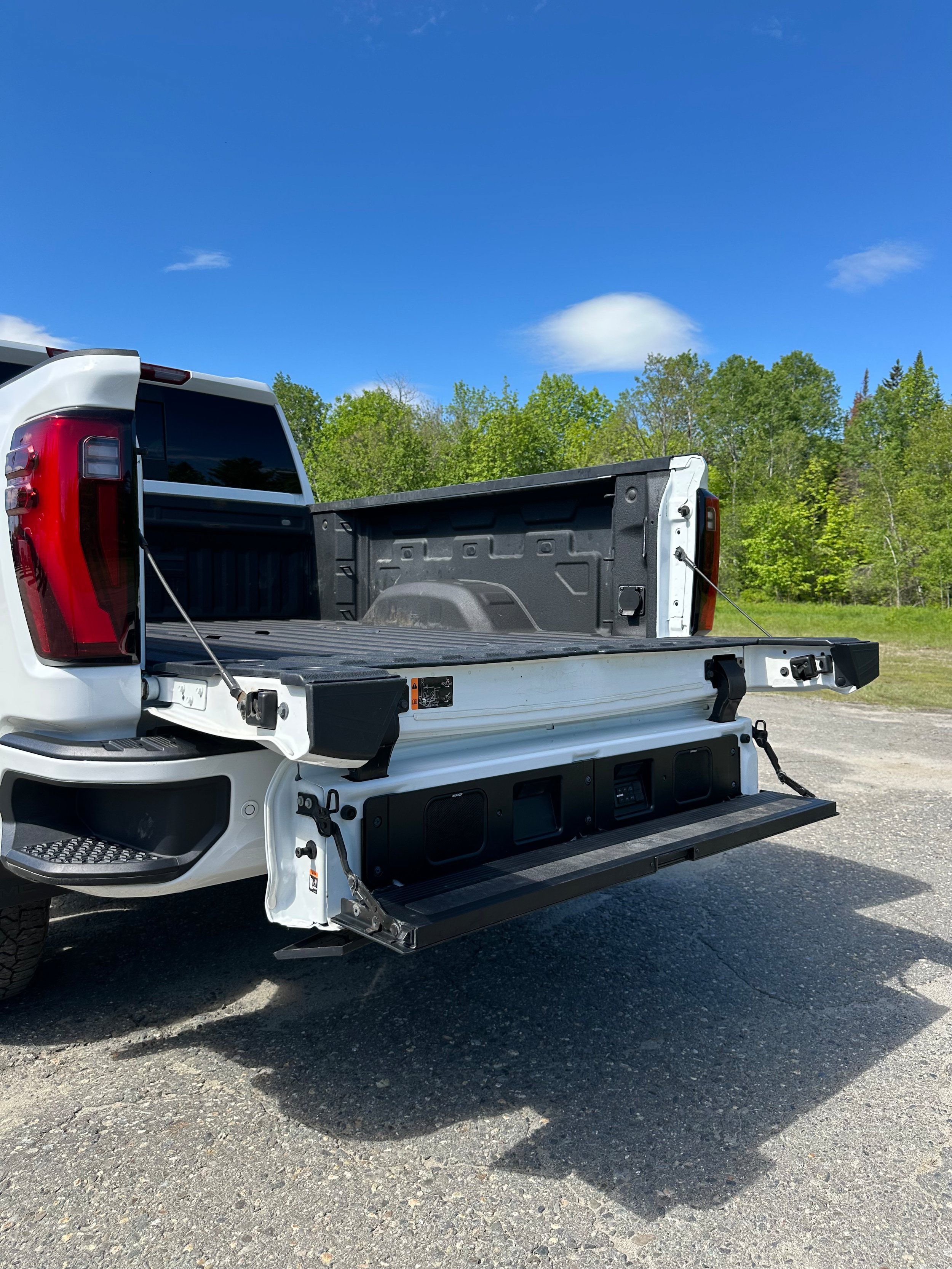 Used 2025 GMC Sierra 2500 Denali Ultimate AWD/4WD image 13