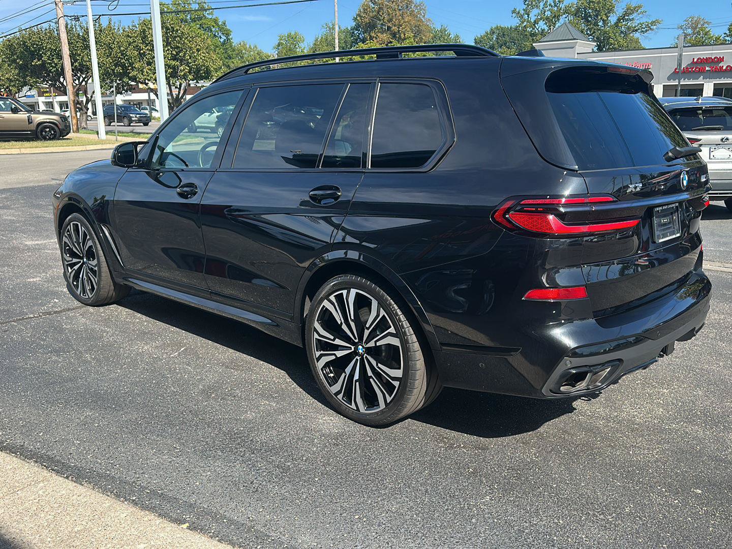 Used 2024 BMW X7 M60i w/ Executive Package AWD/4WD image 5