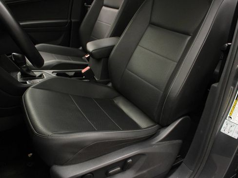 Used 2019 Volkswagen Tiguan SEL AWD/4WD image 17