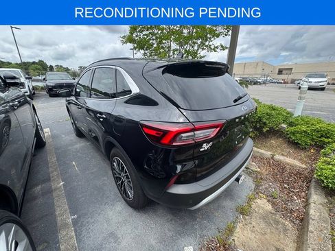 Used 2025 Ford Escape SE w/ PHEV Premium Package FWD image 9