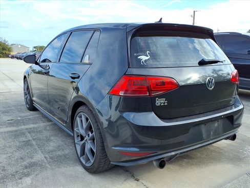 Used 2017 Volkswagen Golf S image 5