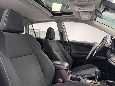 Used 2018 Toyota RAV4 XLE w/ Plus Extra Value Package AWD/4WD image 25
