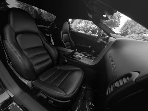 Used 2005 Chevrolet Corvette Convertible w/ Preferred Equipment Group RWD image 44