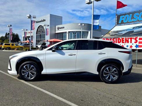 Used 2025 Lexus RZ 300e w/ Accessory Package (2T) image 8