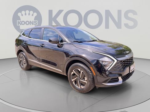 Used 2023 Kia Sportage LX AWD/4WD image 2