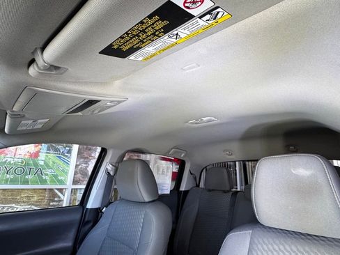 Used 2022 Toyota Tacoma SR image 40