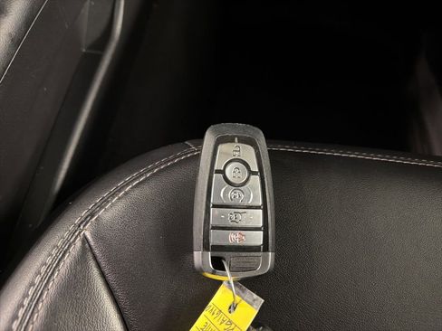 Used 2023 Ford Explorer XLT w/ Equipment Group 202A AWD/4WD image 27