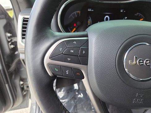 Used 2022 Jeep Grand Cherokee Laredo X RWD image 27
