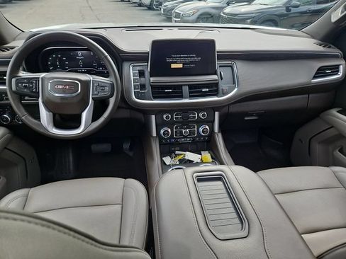 Used 2023 GMC Yukon SLT w/ SLT Premium Package AWD/4WD image 8