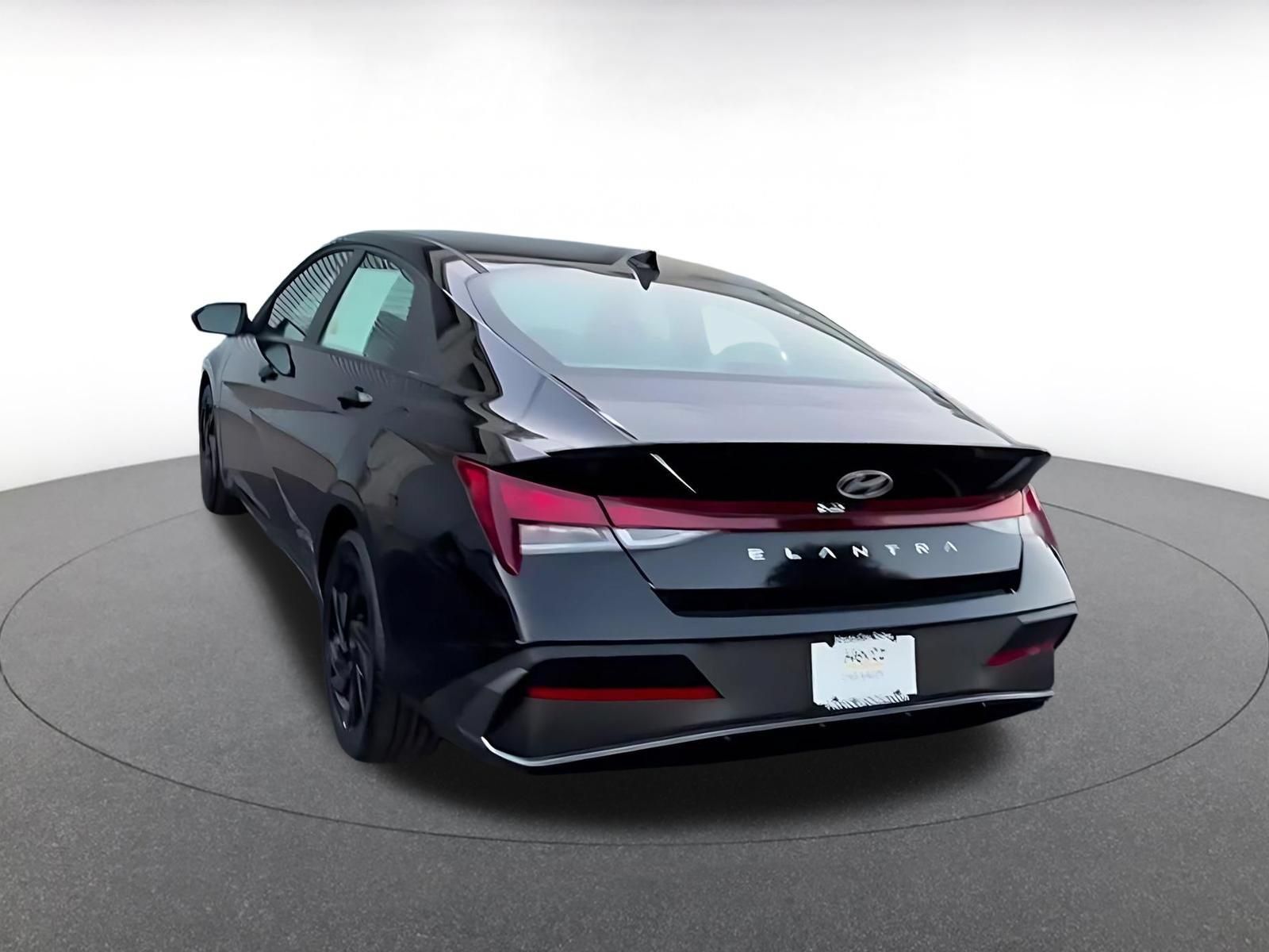 Used 2026 Hyundai Elantra Sport FWD image 10