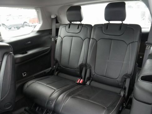 Used 2023 Jeep Grand Cherokee L Limited image 25