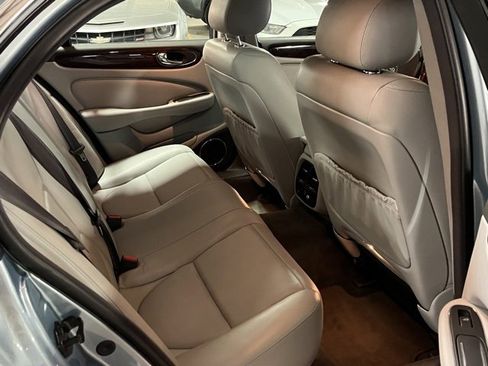 Used 2004 Jaguar XJ8 image 12