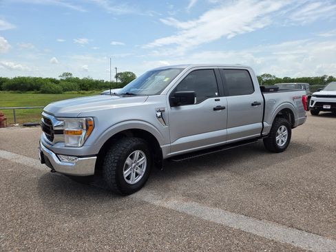Used 2021 Ford F150 XLT w/ Trailer Tow Package AWD/4WD image 3