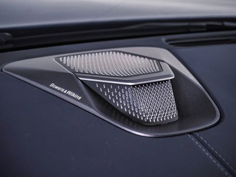 Used 2025 Aston Martin Vanquish image 29