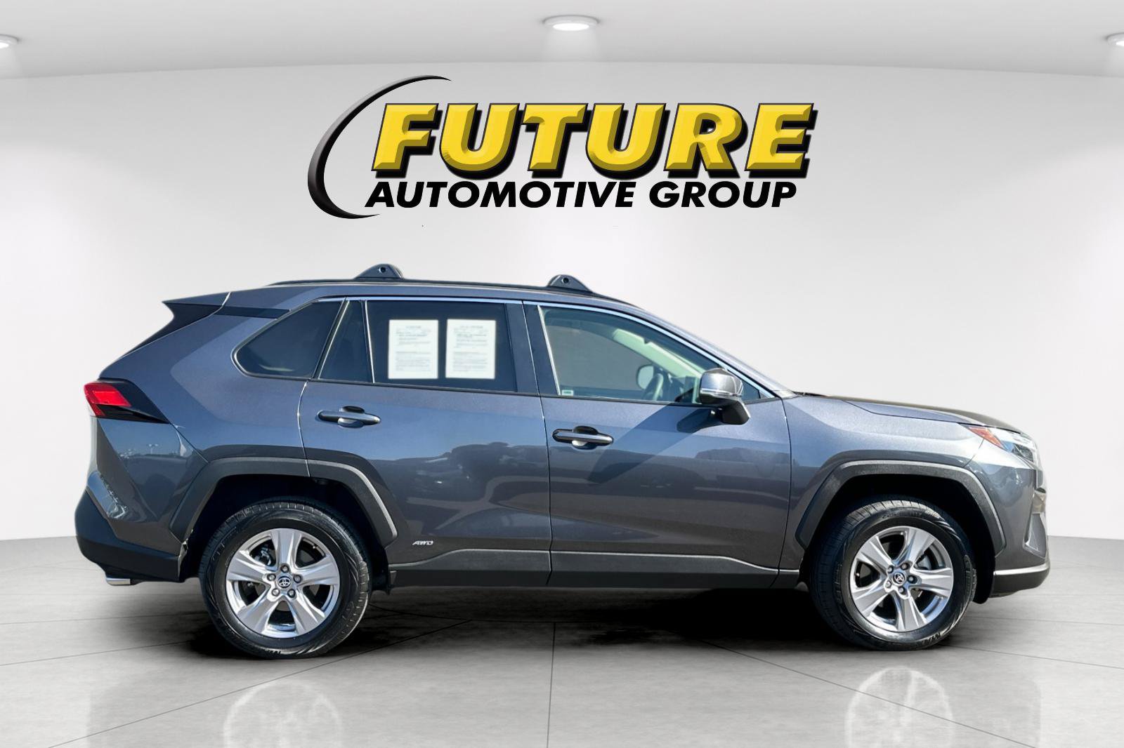 Used 2025 Toyota RAV4 XLE AWD/4WD image 3