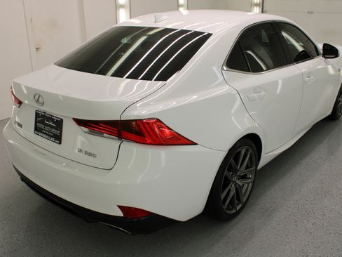 Used 2019 Lexus IS 350 F Sport image 9