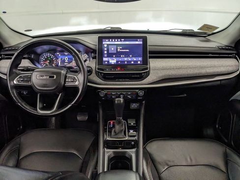 Used 2022 Jeep Compass Latitude w/ Sun and Sound Group AWD/4WD image 7