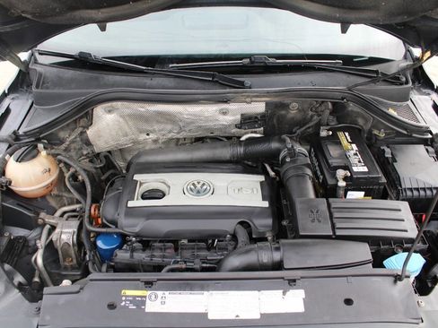 Used 2013 Volkswagen Tiguan SE image 16
