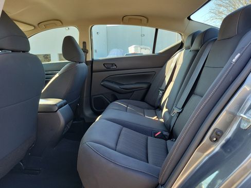 Certified 2024 Nissan Altima 2.5 SV FWD image 18