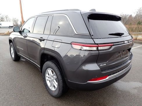 New 2025 Jeep Grand Cherokee Laredo image 3