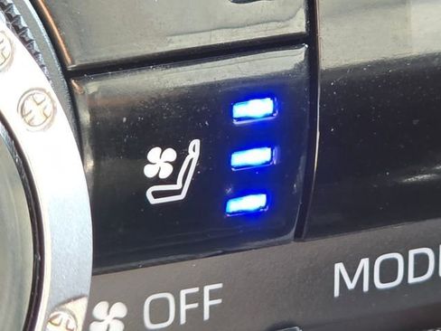 Used 2024 Toyota Tacoma TRD Sport w/ TRD Sport Premium Package image 17