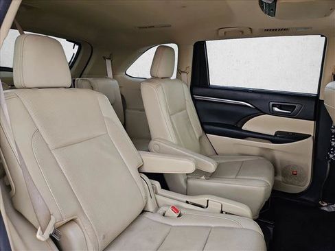 Used 2016 Toyota Highlander Limited FWD image 21