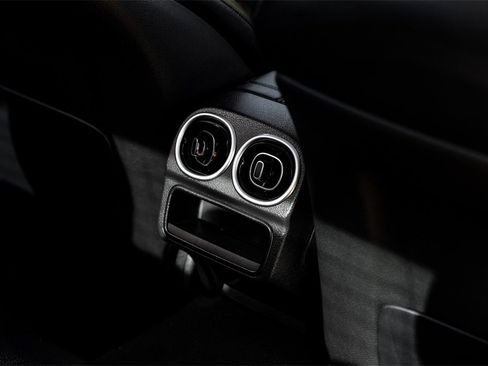 Used 2022 Mercedes-Benz C 300 Sedan w/ Exclusive Trim Package image 38